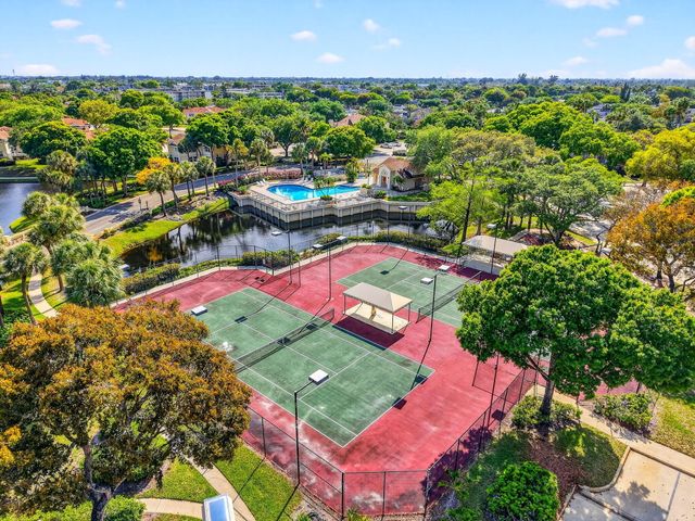 8111 Northboro Court 11b, Lake Clarke Shores, FL 33406