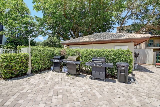 8111 Northboro Court 11b, Lake Clarke Shores, FL 33406