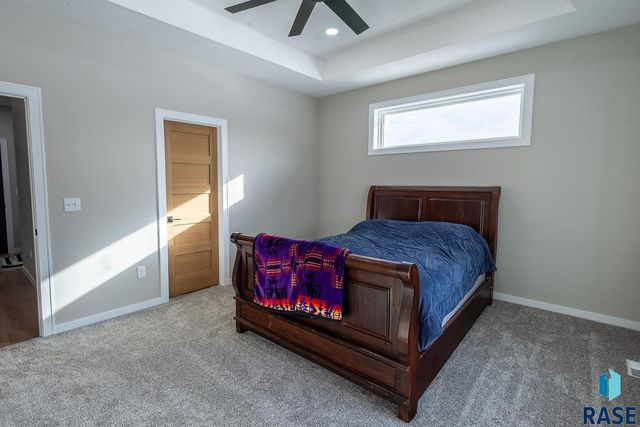 2109 S Red Oak Ave Avenue, Sioux Falls, SD 57110