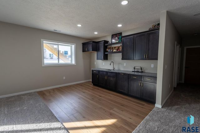 2109 S Red Oak Ave Avenue, Sioux Falls, SD 57110