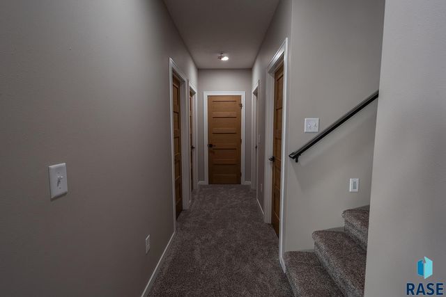 2109 S Red Oak Ave Avenue, Sioux Falls, SD 57110