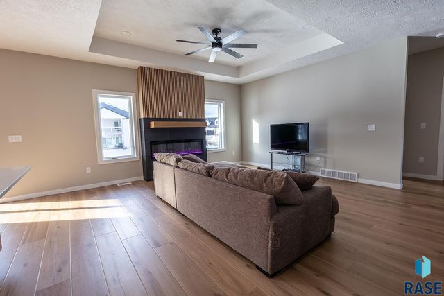 2109 S Red Oak Ave Avenue, Sioux Falls, SD 57110