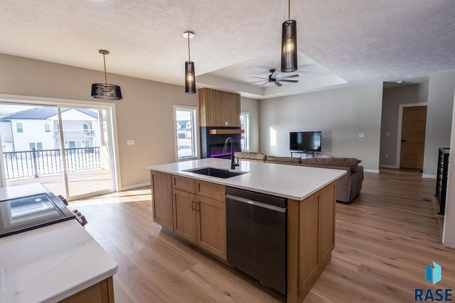 2109 S Red Oak Ave Avenue, Sioux Falls, SD 57110