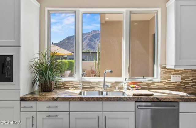 5434 E Lincoln Drive 19, Paradise Valley, AZ 85253