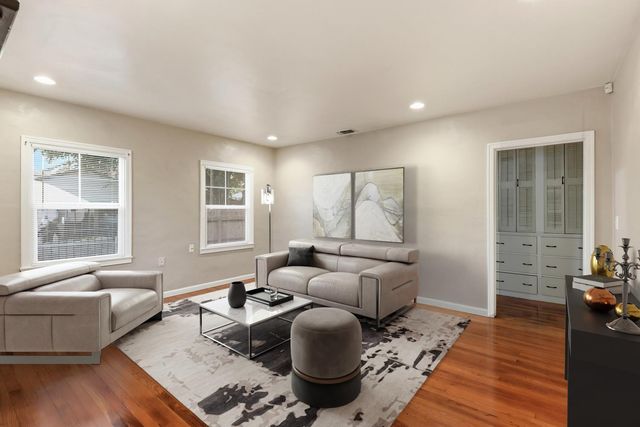 3645 Ripley St, Sacramento, CA 95838