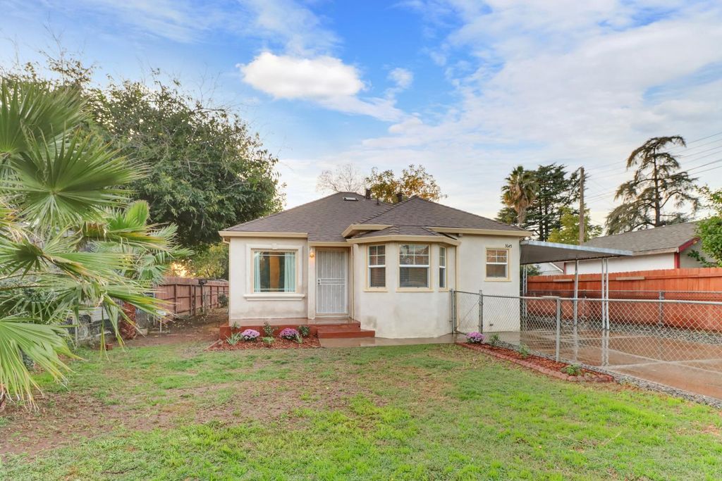3645 Ripley St, Sacramento, CA 95838