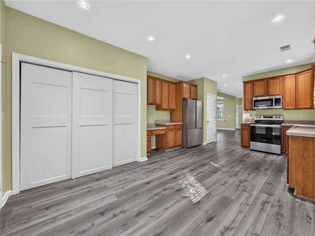 337 East Kleinhans Street, Easton, PA 18042
