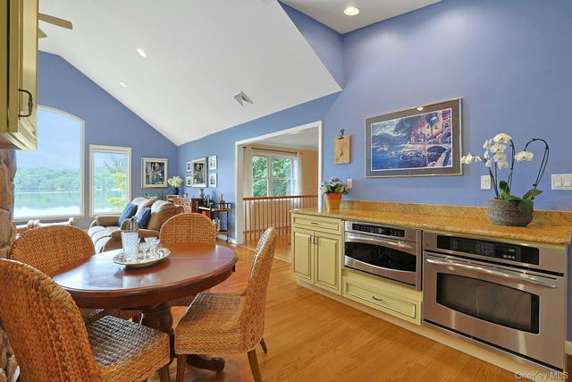 11 Lakeside Road, Mahopac, NY 10541