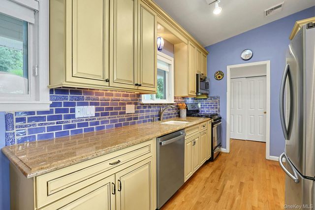 11 Lakeside Road, Mahopac, NY 10541