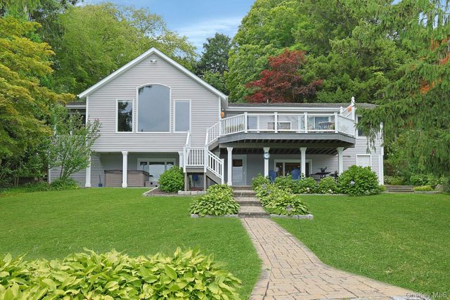 11 Lakeside Road, Mahopac, NY 10541