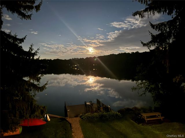 11 Lakeside Road, Mahopac, NY 10541