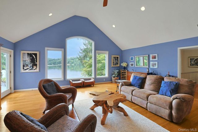11 Lakeside Road, Mahopac, NY 10541