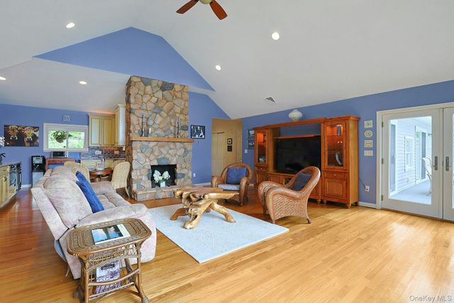 11 Lakeside Road, Mahopac, NY 10541