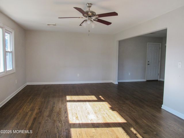 913 Larchmont Street, Toms River, NJ 08757