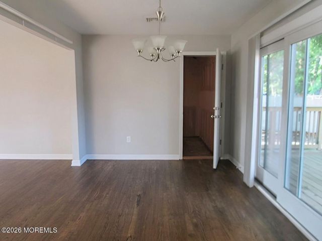 913 Larchmont Street, Toms River, NJ 08757