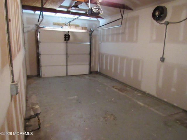 913 Larchmont Street, Toms River, NJ 08757