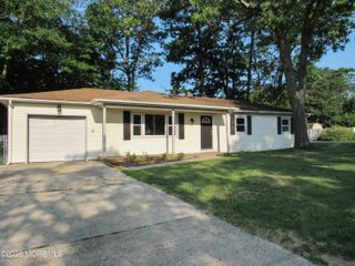 913 Larchmont Street, Toms River, NJ 08757
