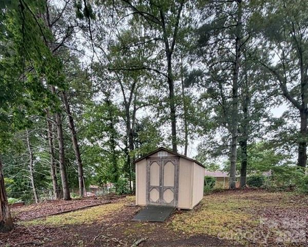 1450 3rd Street, Hickory, NC 28602