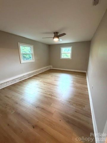 1450 3rd Street, Hickory, NC 28602