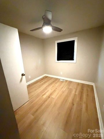1450 3rd Street, Hickory, NC 28602