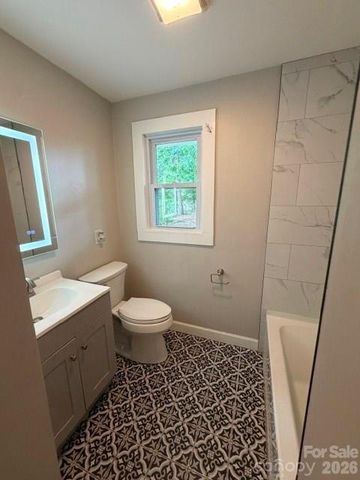 1450 3rd Street, Hickory, NC 28602