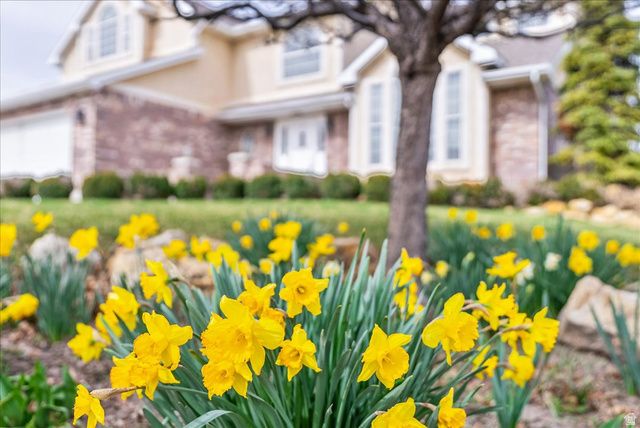 2486 W WINDING WAY, South Jordan, UT 84095