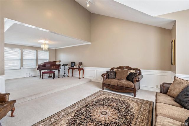 2486 W WINDING WAY, South Jordan, UT 84095