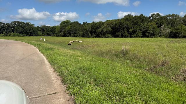 1008 Chuckwagon Trail, Angleton, TX 77515