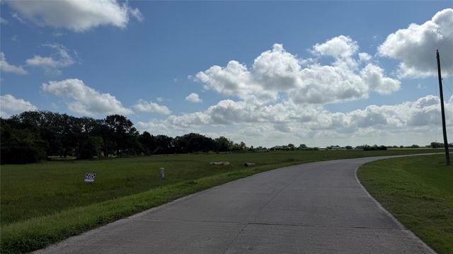 1008 Chuckwagon Trail, Angleton, TX 77515