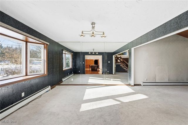 2715 W Pleasant Valley Road, Parma, OH 44134