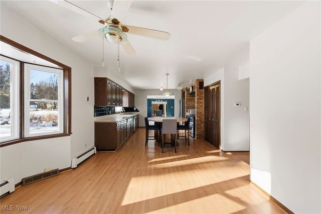 2715 W Pleasant Valley Road, Parma, OH 44134