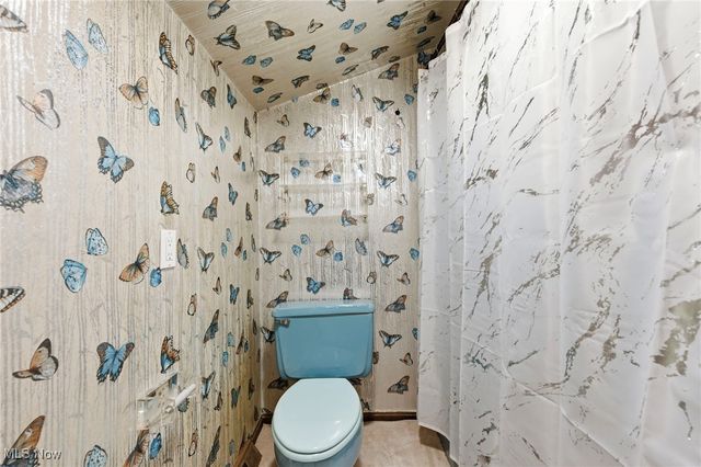 2715 W Pleasant Valley Road, Parma, OH 44134