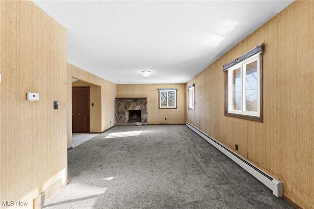 2715 W Pleasant Valley Road, Parma, OH 44134