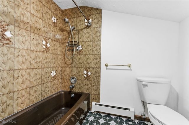 2715 W Pleasant Valley Road, Parma, OH 44134