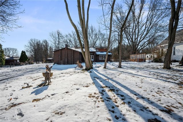 2715 W Pleasant Valley Road, Parma, OH 44134