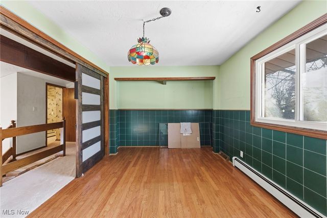 2715 W Pleasant Valley Road, Parma, OH 44134