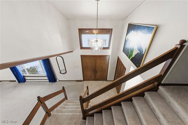 2715 W Pleasant Valley Road, Parma, OH 44134