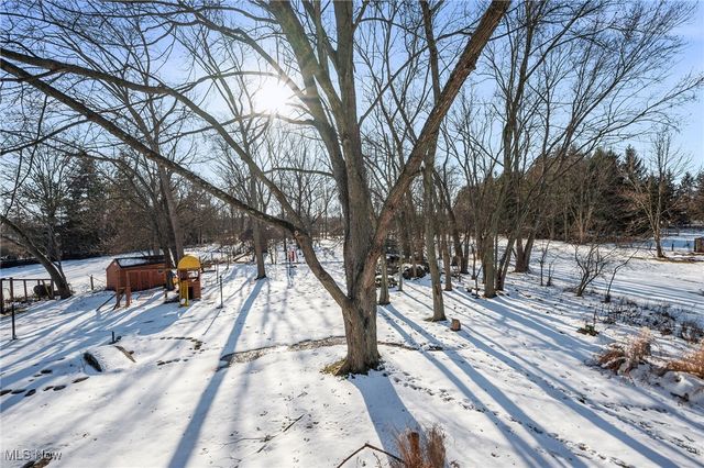 2715 W Pleasant Valley Road, Parma, OH 44134