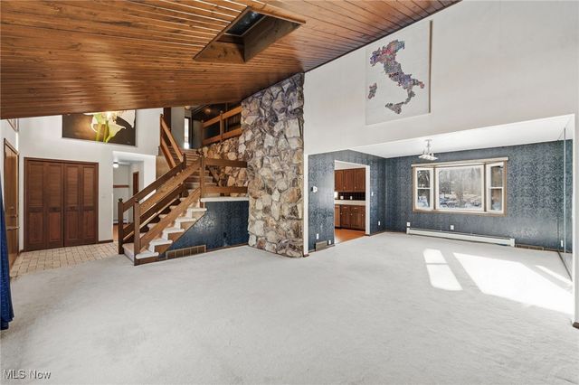 2715 W Pleasant Valley Road, Parma, OH 44134