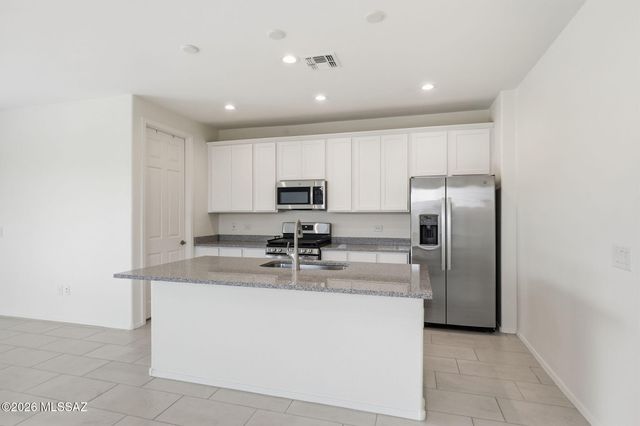 7806 S Enchanted Spring Drive, Tucson, AZ 85757