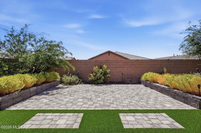 7806 S Enchanted Spring Drive, Tucson, AZ 85757