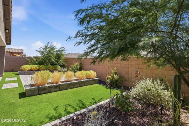 7806 S Enchanted Spring Drive, Tucson, AZ 85757