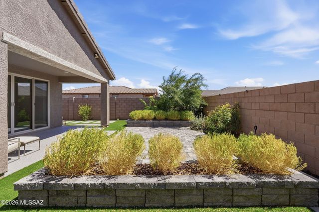 7806 S Enchanted Spring Drive, Tucson, AZ 85757
