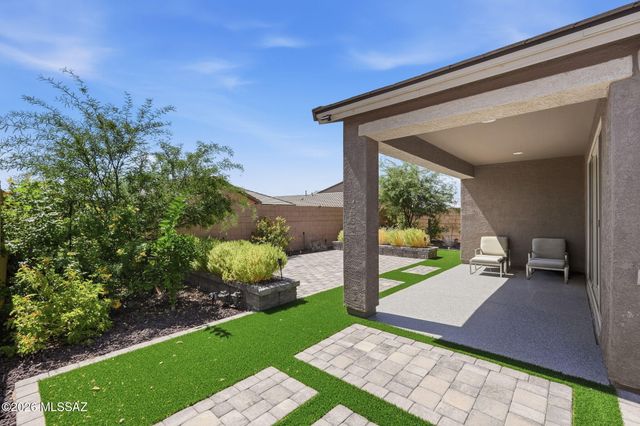 7806 S Enchanted Spring Drive, Tucson, AZ 85757