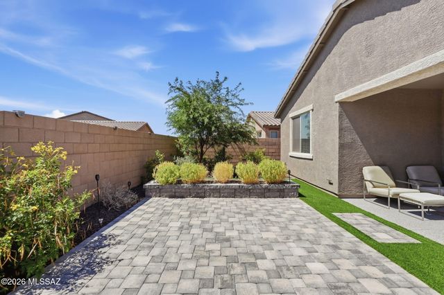 7806 S Enchanted Spring Drive, Tucson, AZ 85757
