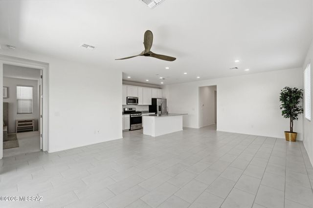 7806 S Enchanted Spring Drive, Tucson, AZ 85757