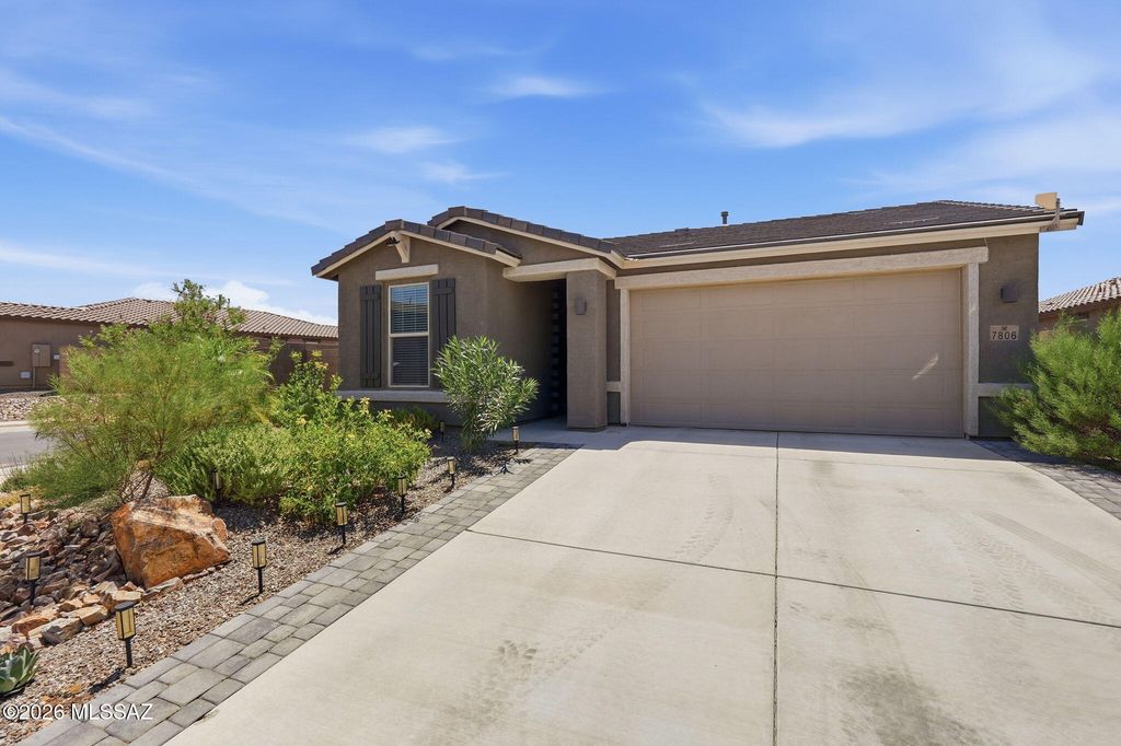 7806 S Enchanted Spring Drive, Tucson, AZ 85757