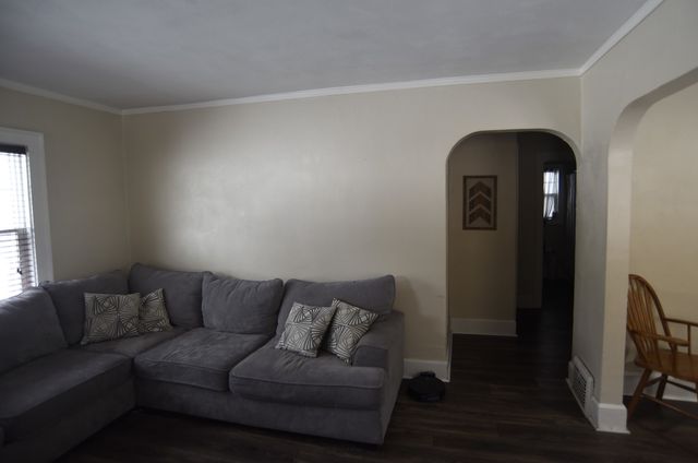 1305 Garrison Avenue, Rockford, IL 61103