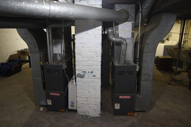 1305 Garrison Avenue, Rockford, IL 61103