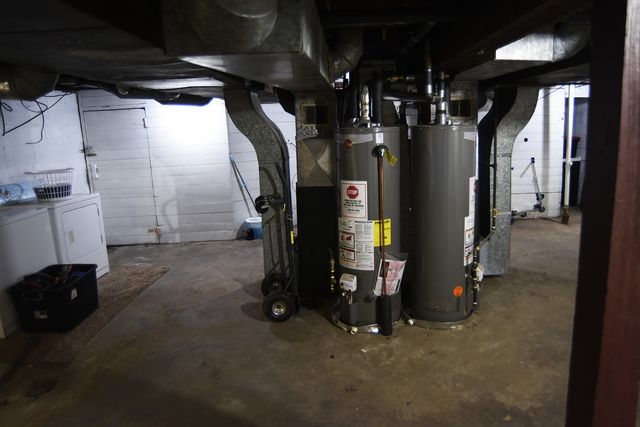 1305 Garrison Avenue, Rockford, IL 61103